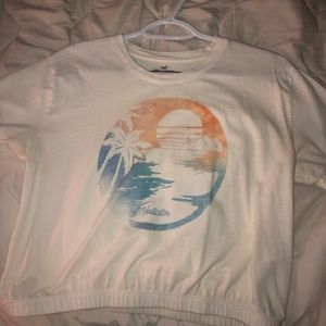 hollister cropped tee